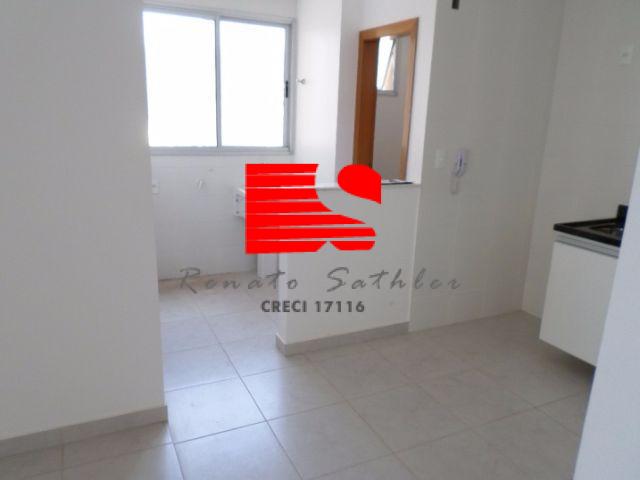 Apartamento à venda com 2 quartos, 75m² - Foto 2