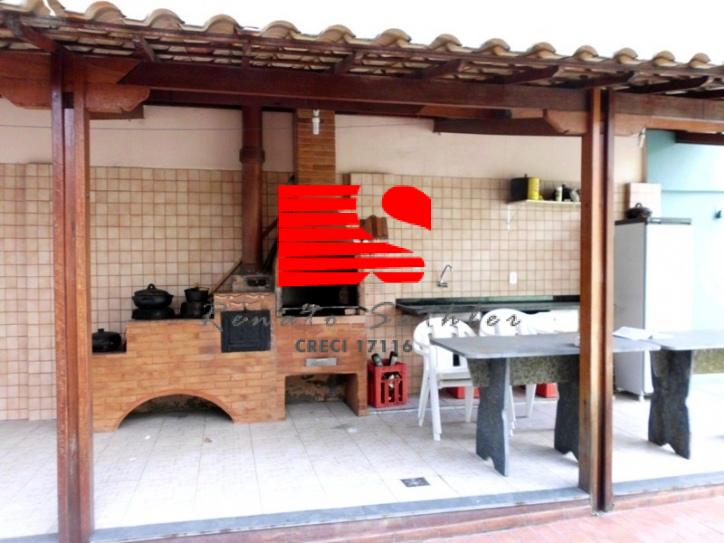 Casa à venda com 4 quartos, 400m² - Foto 1