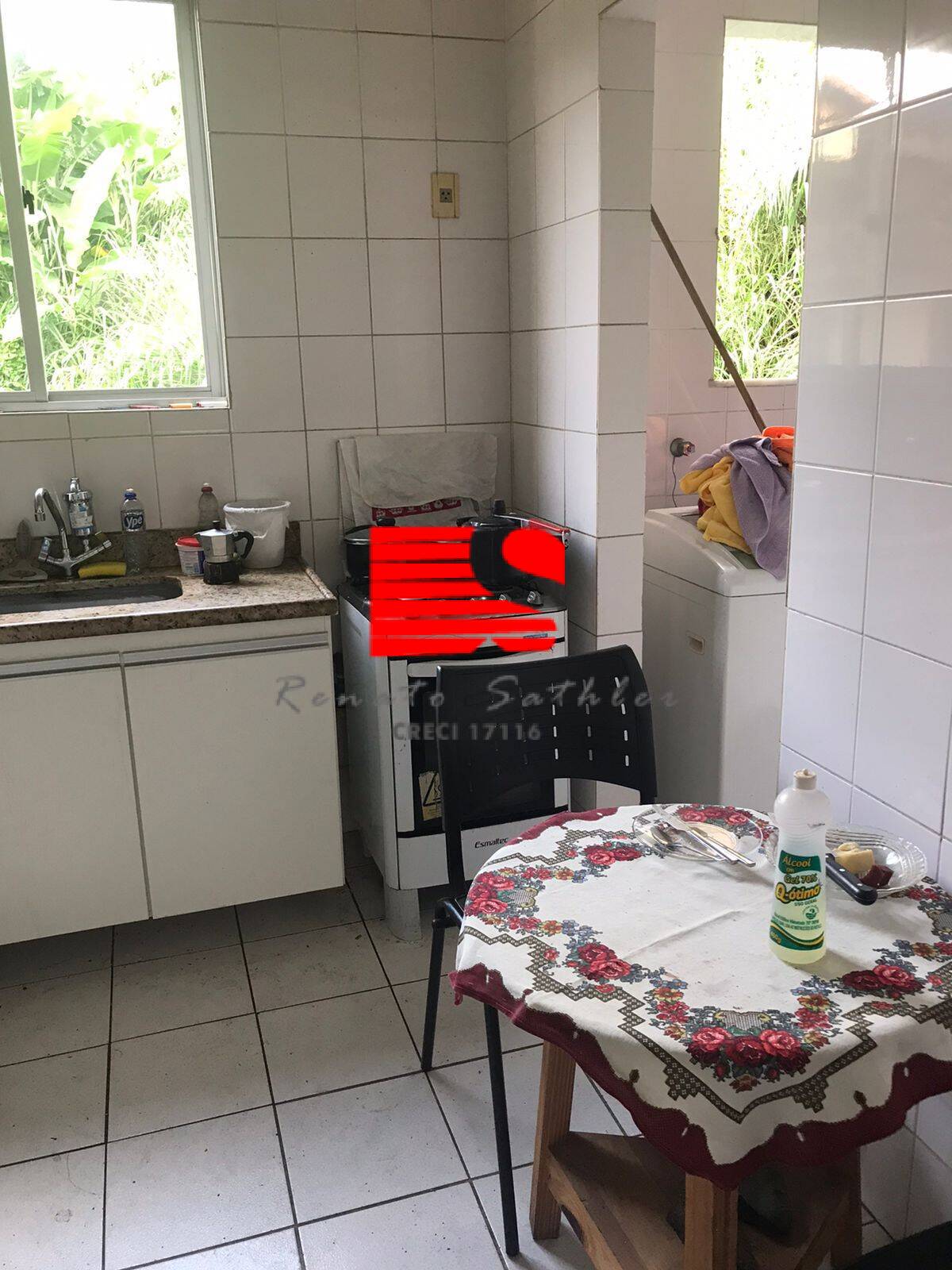 Apartamento à venda com 2 quartos, 75m² - Foto 2