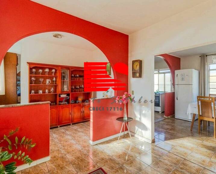 Casa à venda com 4 quartos, 212m² - Foto 1