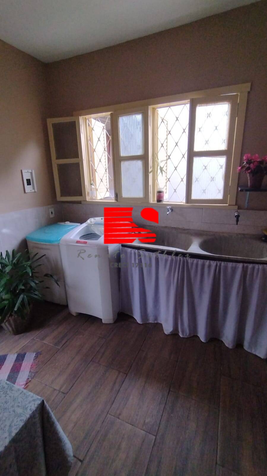 Casa à venda com 4 quartos, 200m² - Foto 2