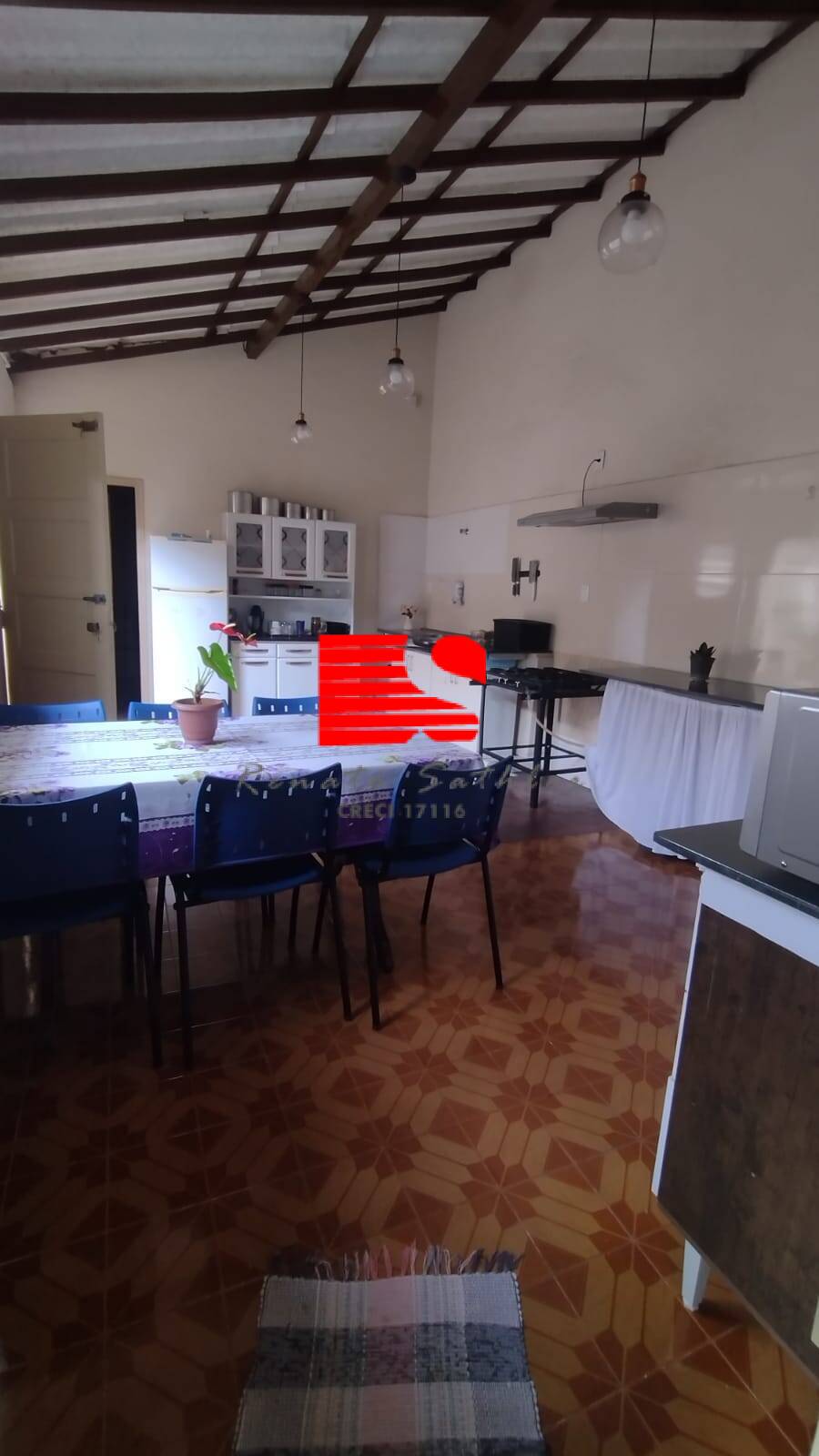 Casa à venda com 4 quartos, 200m² - Foto 1