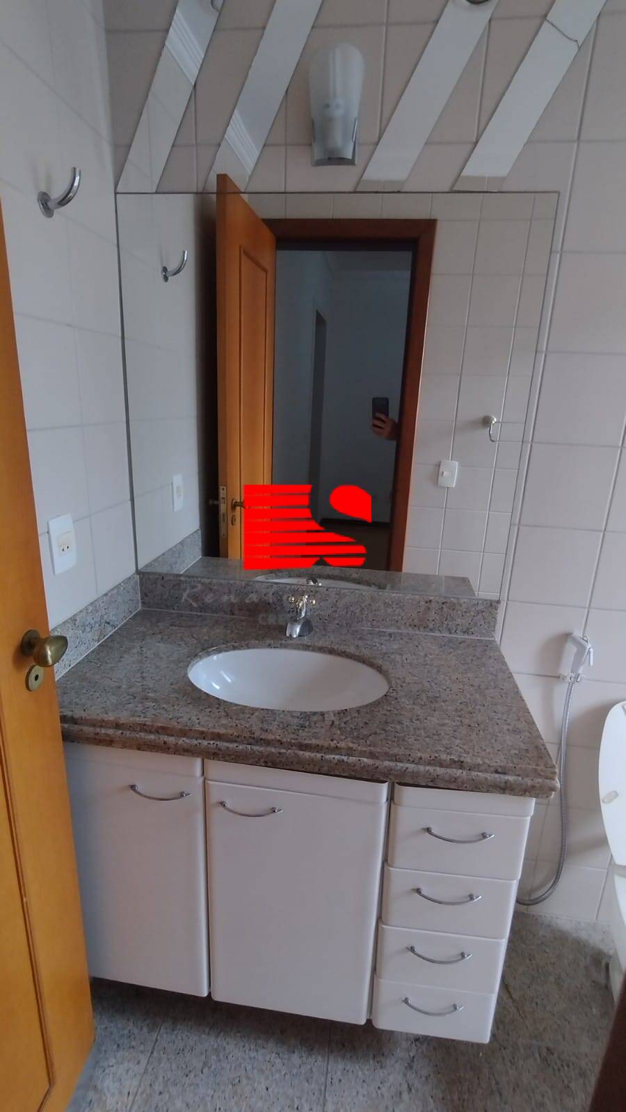 Apartamento à venda com 2 quartos, 75m² - Foto 3