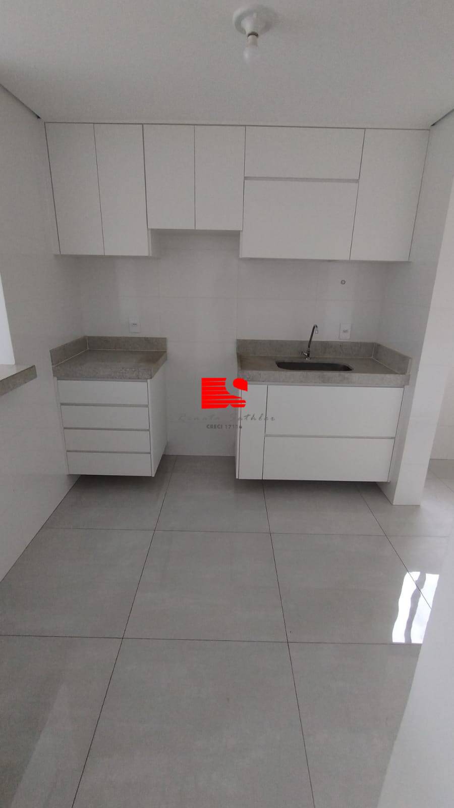 Apartamento à venda com 2 quartos, 68m² - Foto 3