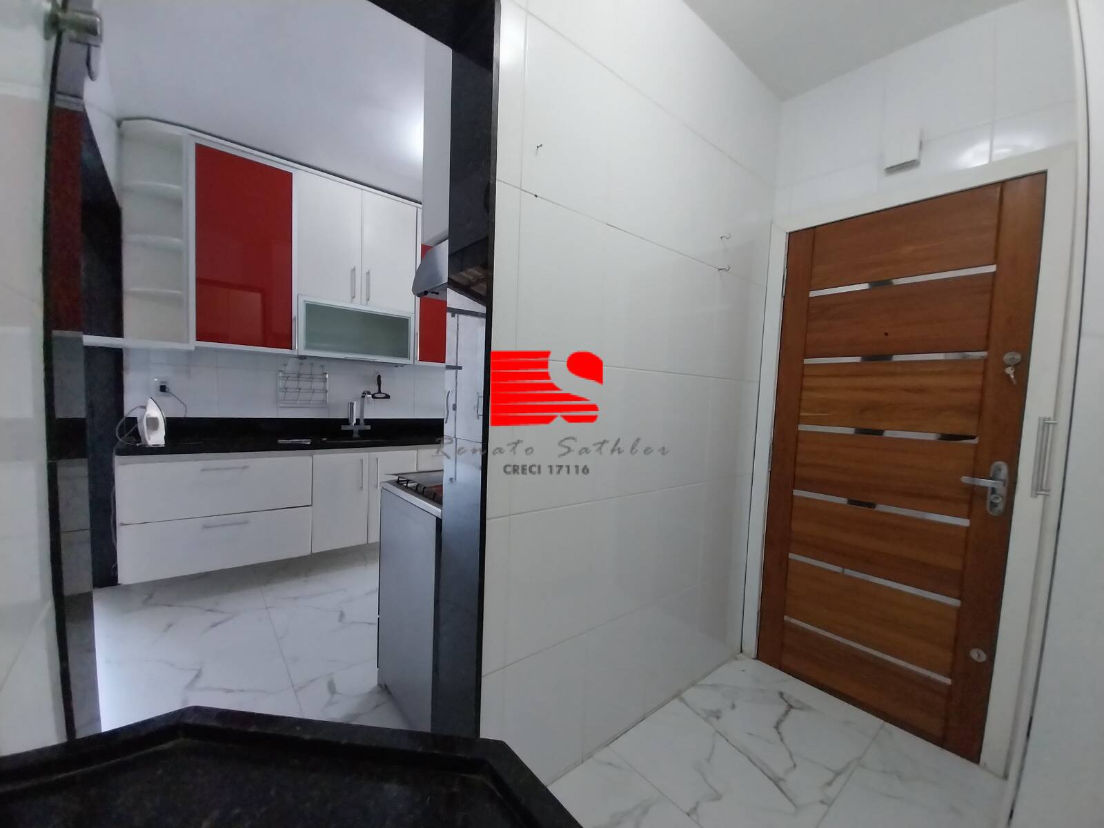 Apartamento à venda com 3 quartos, 150m² - Foto 2