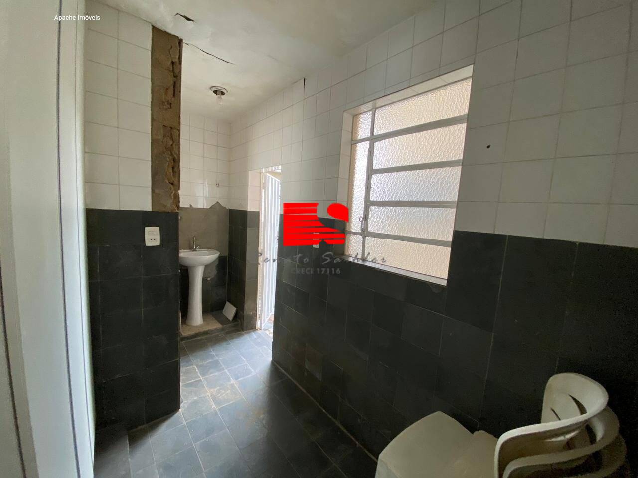 Casa para alugar com 3 quartos, 200m² - Foto 2