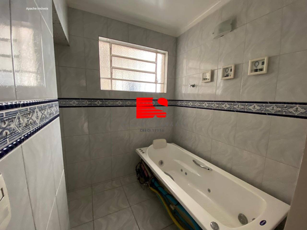 Casa para alugar com 3 quartos, 200m² - Foto 8