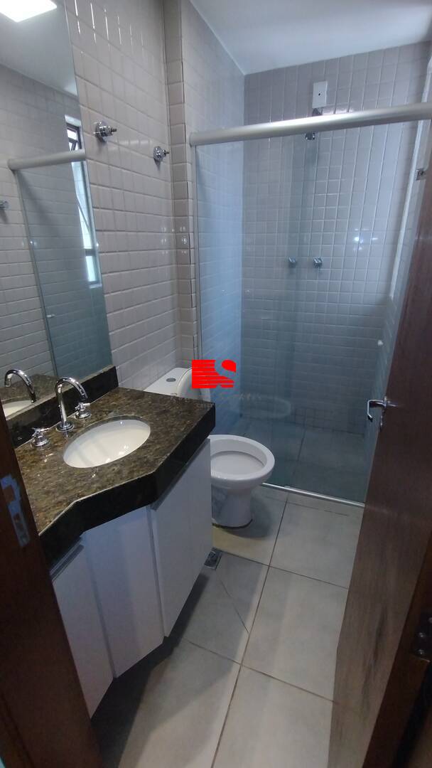 Apartamento para alugar com 3 quartos, 95m² - Foto 13