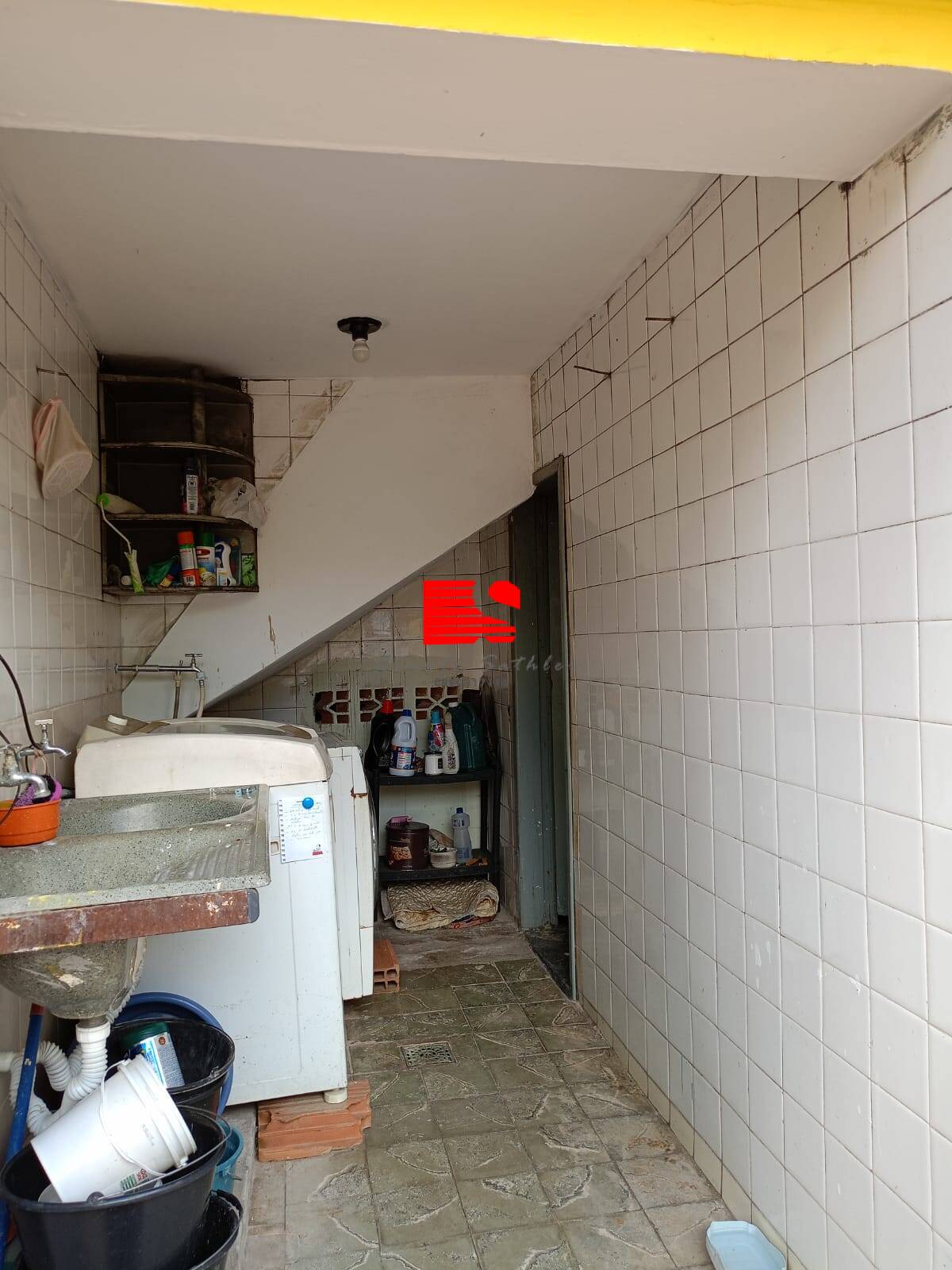 Casa à venda e aluguel com 5 quartos, 201m² - Foto 2