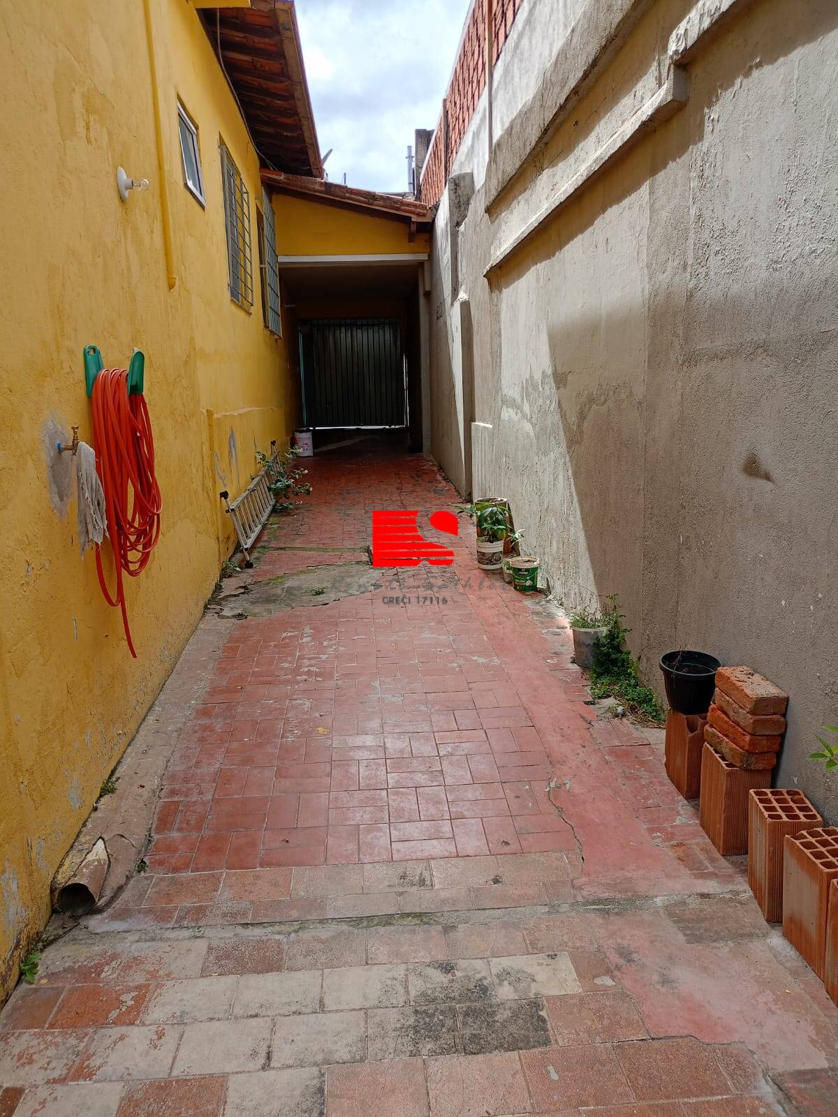 Casa à venda e aluguel com 5 quartos, 201m² - Foto 5