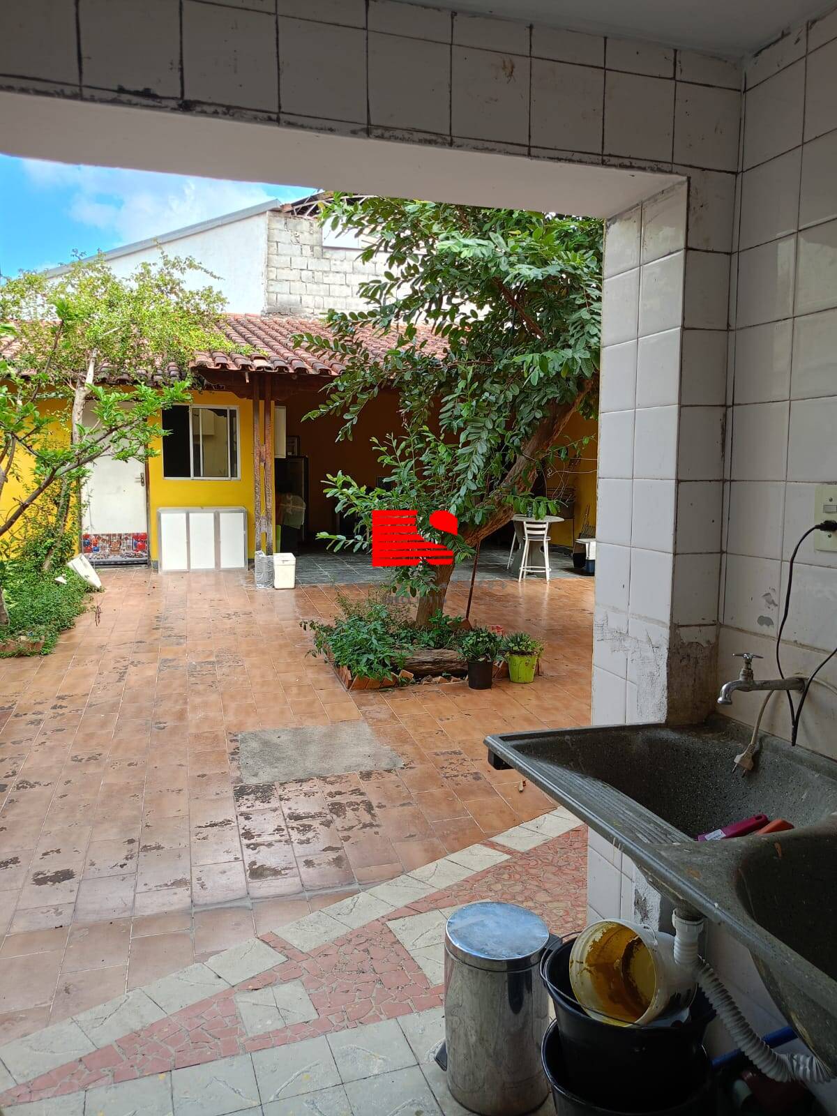 Casa à venda e aluguel com 5 quartos, 201m² - Foto 7