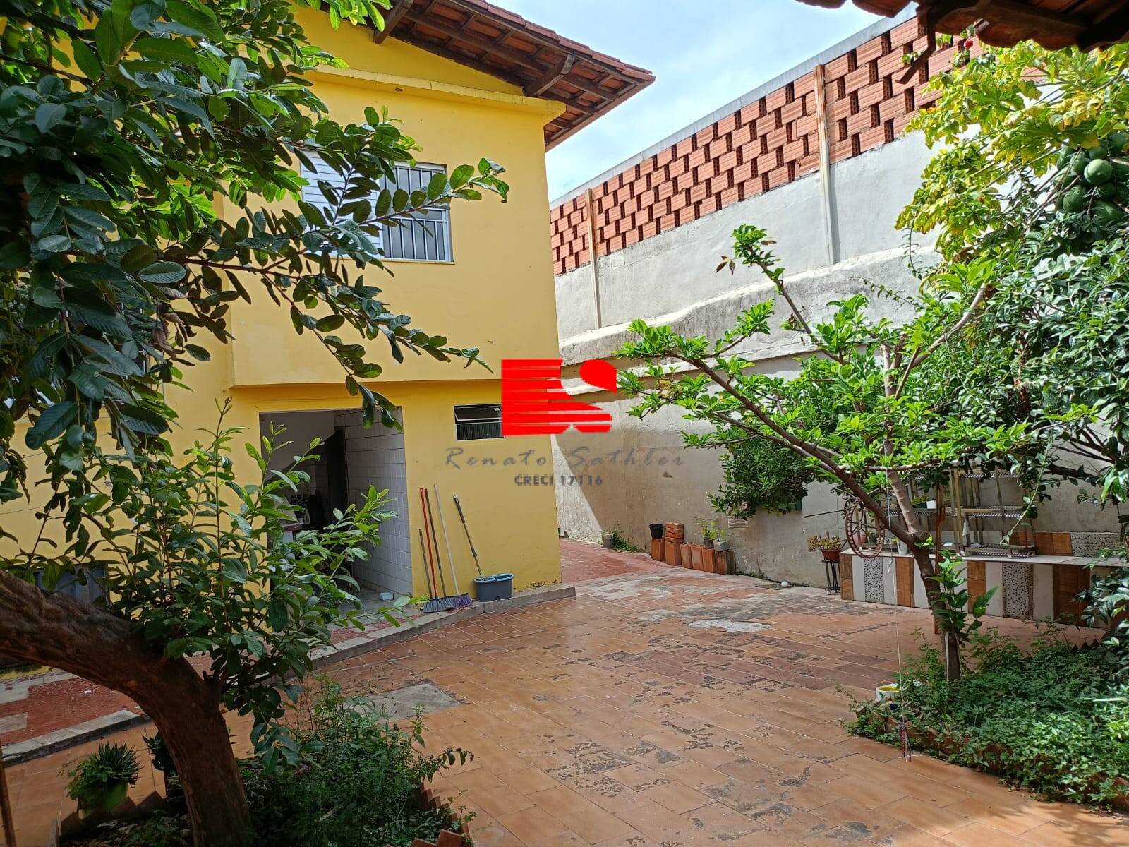 Casa à venda e aluguel com 5 quartos, 201m² - Foto 17