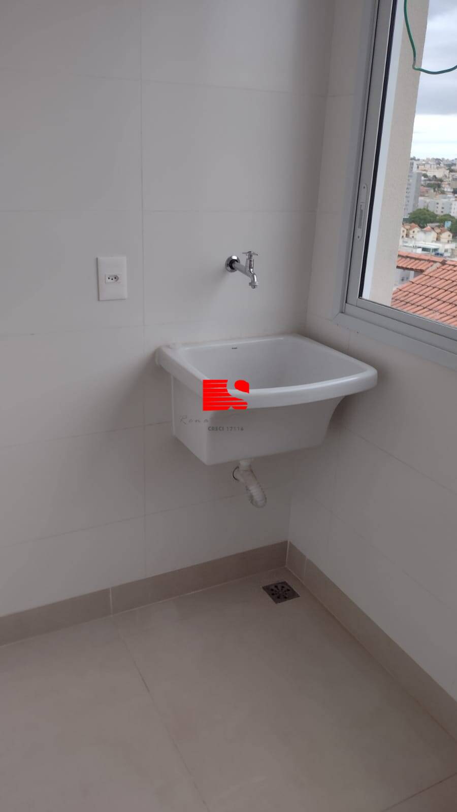 Apartamento à venda com 2 quartos, 70m² - Foto 3