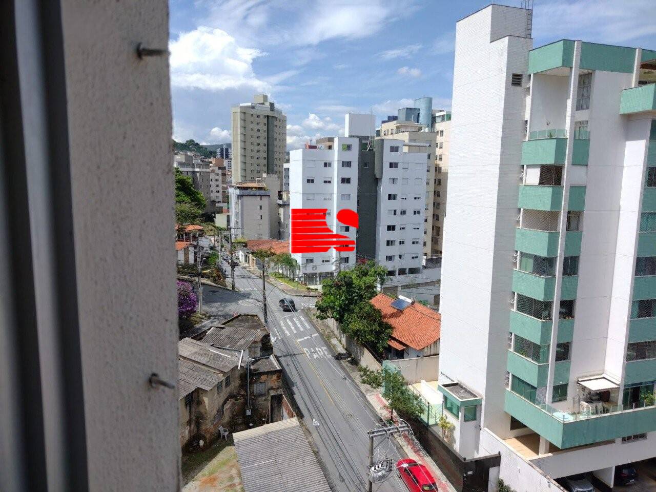 Apartamento à venda com 3 quartos, 106m² - Foto 2